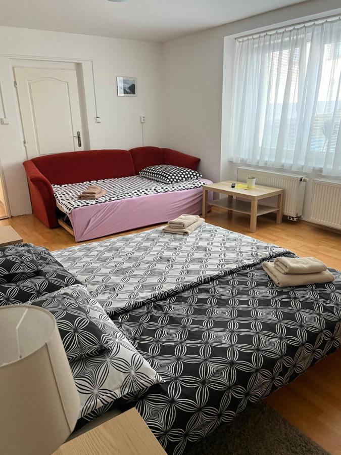 Cely Dum V Historickem Centru Loun Appartement Louny Buitenkant foto